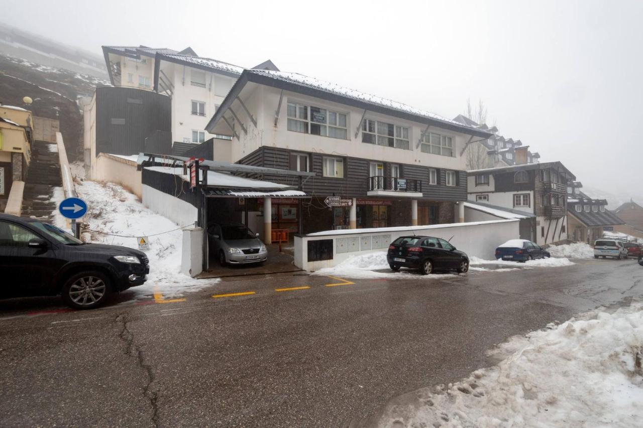 Sierra Nevada Ski Resort Exterior photo