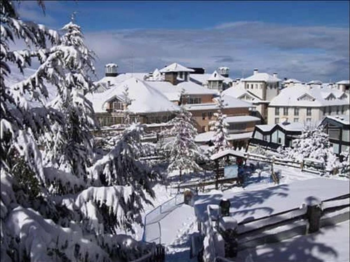 Sierra Nevada Ski Resort Exterior photo