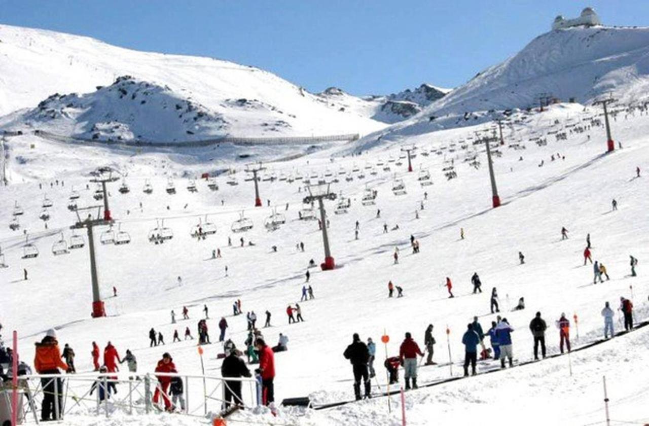 Sierra Nevada Ski Resort Exterior photo